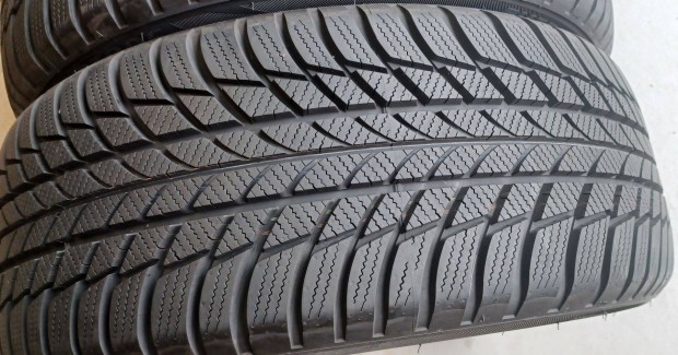 Bridgestone Blizzak LM001 MO 225/45 R18 téli gumik 4db