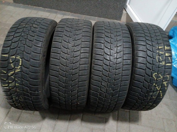 Bridgestone Blizzak LM-25 gumi