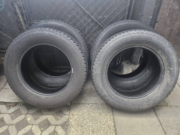 Bridgestone Blizzak LM-80 Evo 4 db téli gumiabroncs