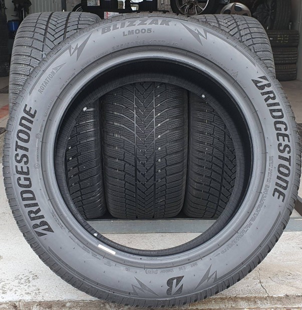 Bridgestone Blizzak Lm005 255/50 R19 t�li gumi 4db