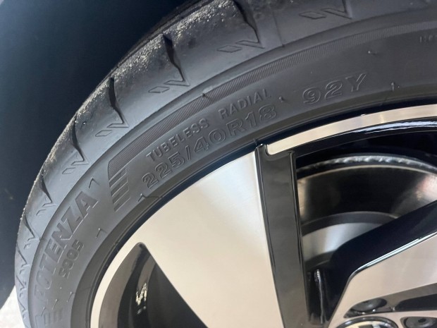Bridgestone Potenza S005 225 40 R18
