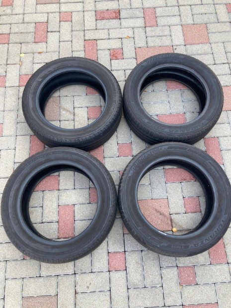 Bridgestone Turanza 215/55 R17 nyrigumi garnitra