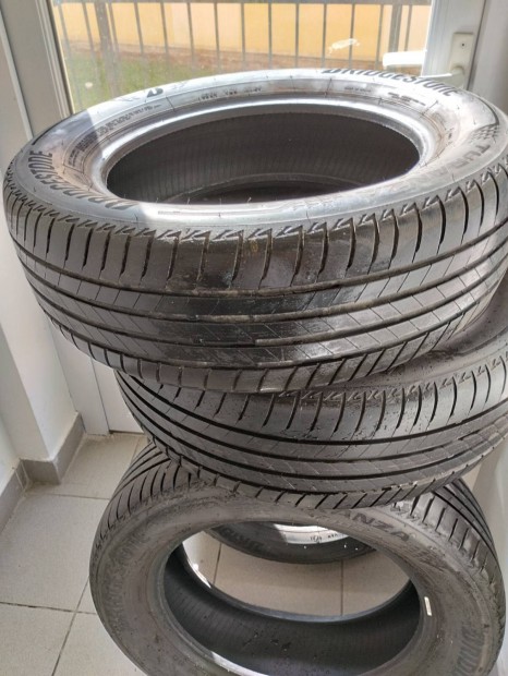 Bridgestone Turanza T005 autgumi 4db