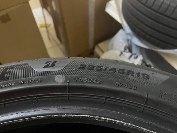 Bridgestone Turanza T6 235/45 R19 99V XL Enliten Gyári gumi