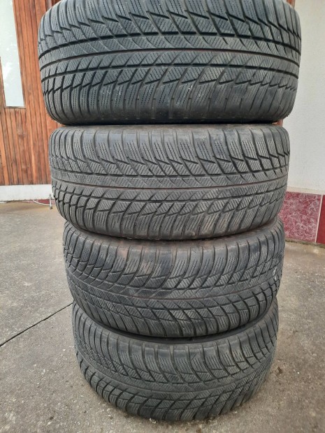 Bridgestone defekttr tli gumiabroncsok eladk. 