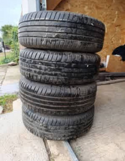 Bridgestone ny�ri gumi 195/65 r15 Ford felni