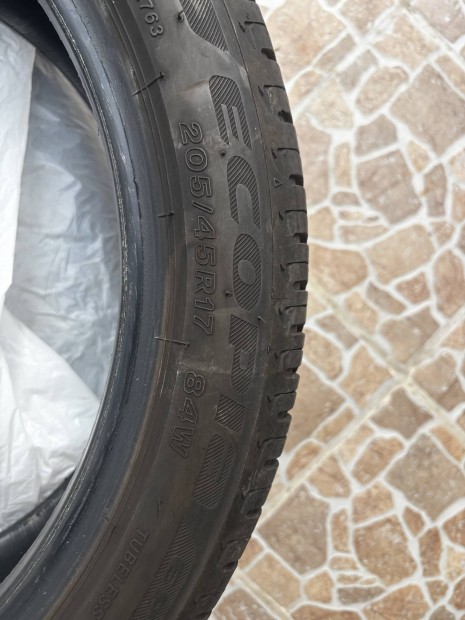 Bridgestone ny�ri gumi