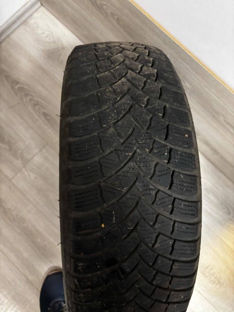 Bridgestone tli gumi 195/60 R15 elad