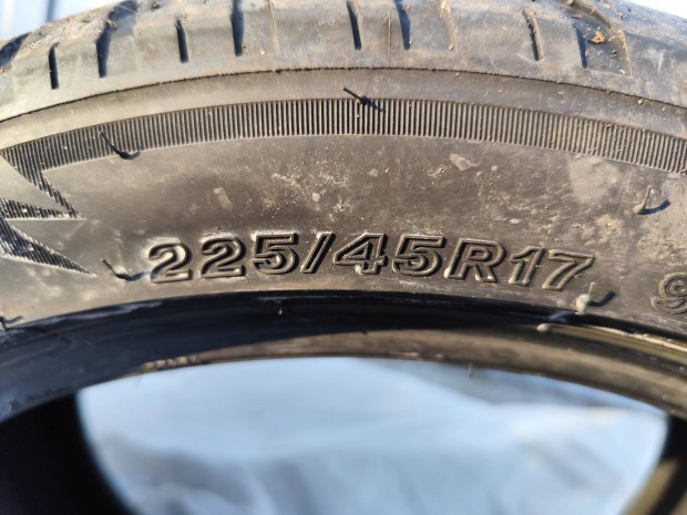 Bridgestone téli gumiabroncs eladó