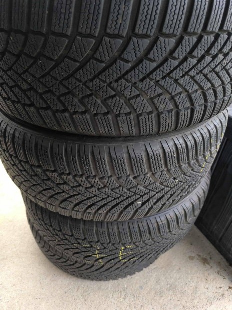 Bridgestone téligumi r18 225/50 4db