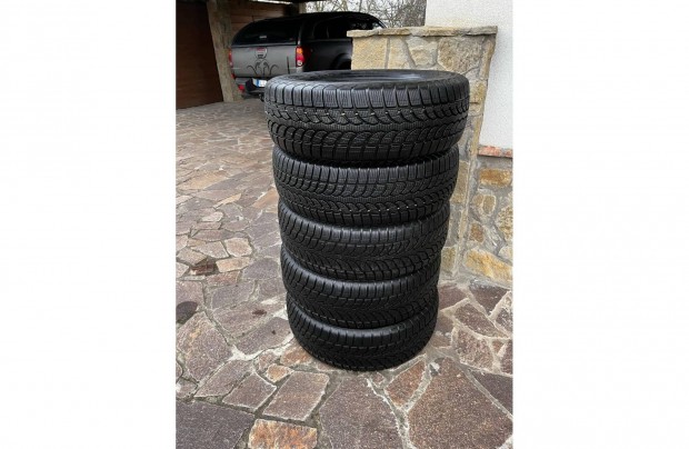 Brigestone Blizzak LM-80 245/65 R17