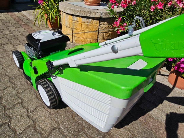 Briggs 6 Le motoros 50 cm alu házas önjáró fűnyíró Stihl , Viking
