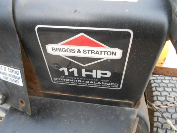 Briggs & Stratton 11 HP -s kifogstalan motorblokk elad