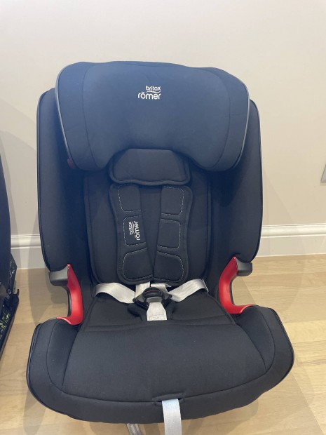 Britax Römer Advansafix IV R 9-36 kg