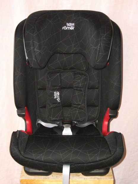 Britax Rmer Advansafix IV R 9-36kg isofix gyerekls autsls ls