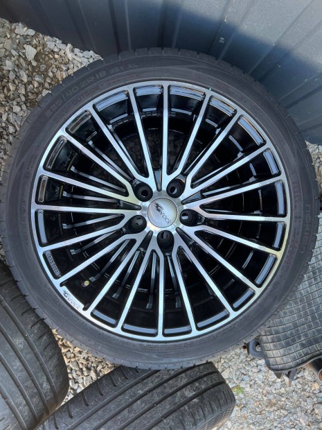 Brock 18" 5x105 ET45 235%40R18 nyári gumikkal