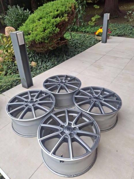 Brock Alloy RC32 Polírozott Szürke-Ezüst Alufelni, 8X18, 5X108