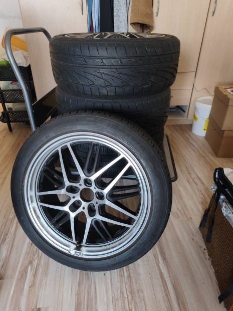 Brock B28 alufelni, 18 colos, ny�ri gumival