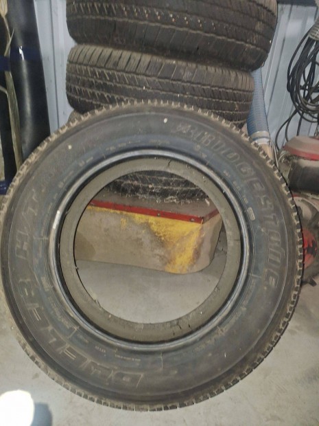 Brodgestone Dualer H/T 265/60 R18 n�gy�vszakos terepj�r� gumi