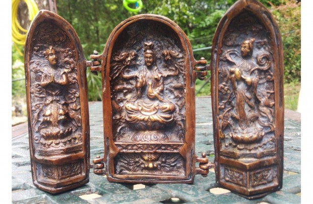 Bronz buddhista szrnyasoltr