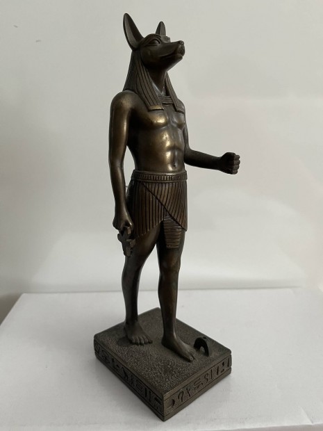 Bronz hatású egyiptomi Anubis szobor