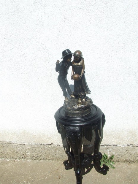 Bronz szobor gyerekek
