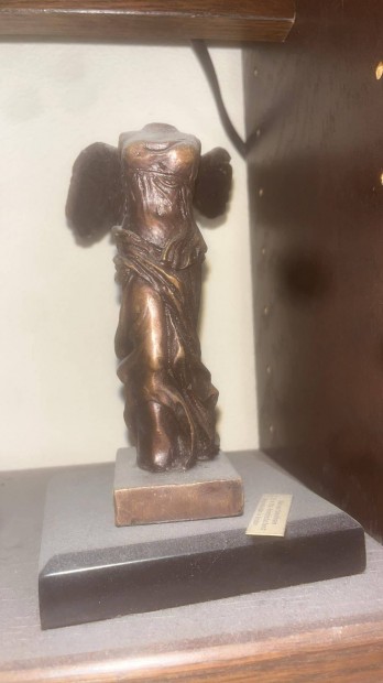 Bronz szobrok