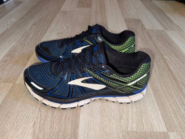 Brooks Adrenaline GTS 17 futcip 46.5 -es