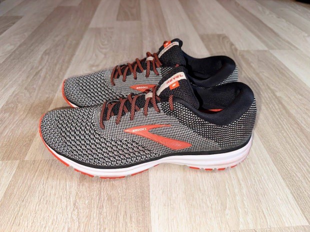 Brooks Revel 2 futócipő 46 -os