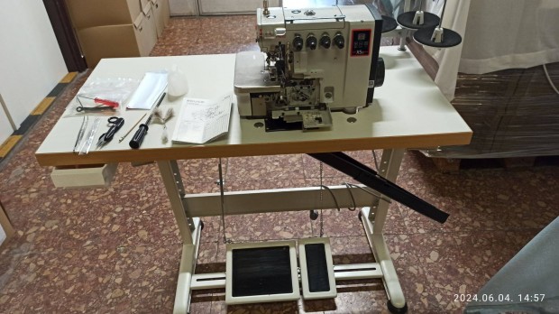 Bruce X5 Overlock 4 szlas, asztallal, interlock