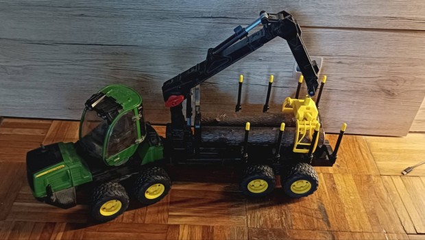 Bruder John Deere 1210E szllt rnk rakodval