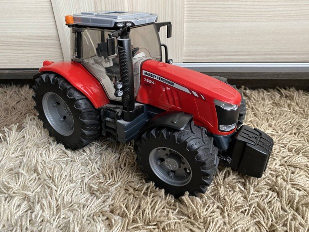 Bruder Massey Ferguson 7624