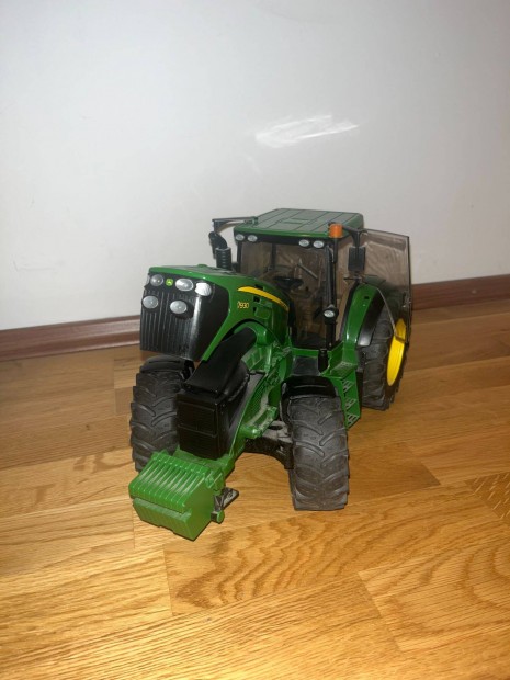 Bruder Traktor John Deere 7930 ells rakodval s ptkocsival