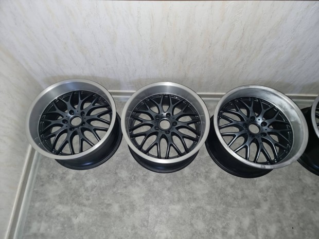 Brut�l szeles alufelni 