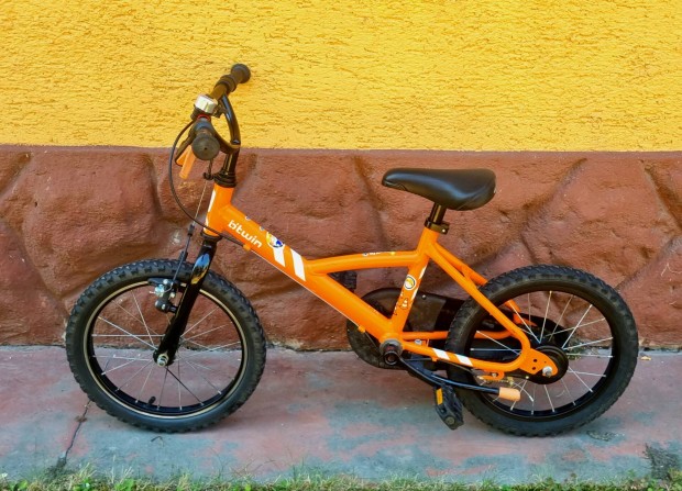 Btwin 16 os kisfiú kerékpár eladó.