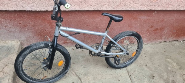 Btwin BMX 20-as 