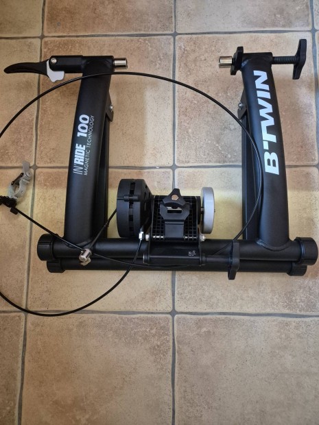 Btwin IN'Ride 100 görgő eladó