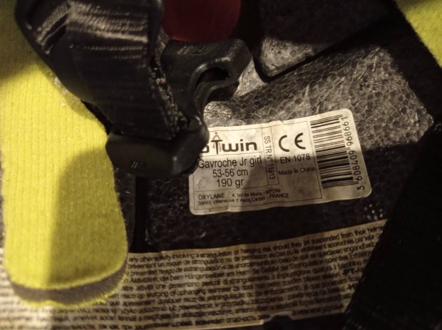 Btwin Kerékpár sisak M-es dechatlonos plussz kesztyű
