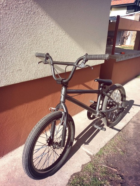 Btwin Wipe fekete bmx 20"