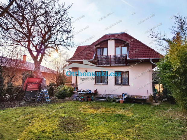 Budaörsön, csendes környezetben, 2005-ös családi ház, 718 m2 telken