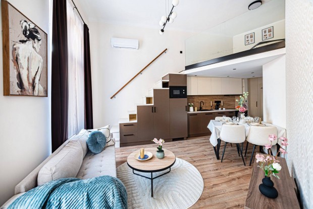 Budapest 08, Csarnok negyed / t�rsash�zi lak�s / t�gla / 2 szoba / 46