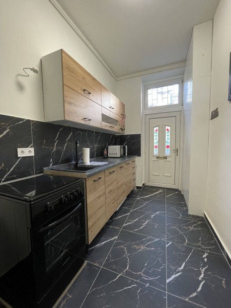 Budapest 13, �jlip�tv�ros / t�rsash�zi lak�s / t�gla / 1 szoba / 25 m