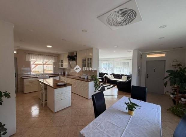 Budapest 17. ker.i 140 nm-es hz elad #5030703