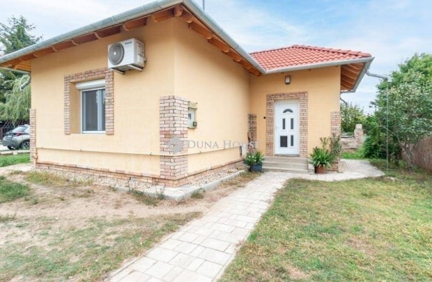 Budapest 17. ker.i 86 nm-es hz elad #5072638