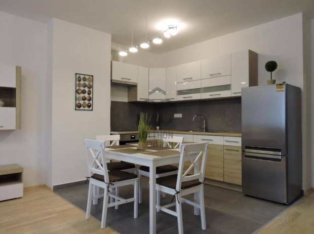 Budapest 8. ker.i elad� 68 nm-es lak�s #5038911