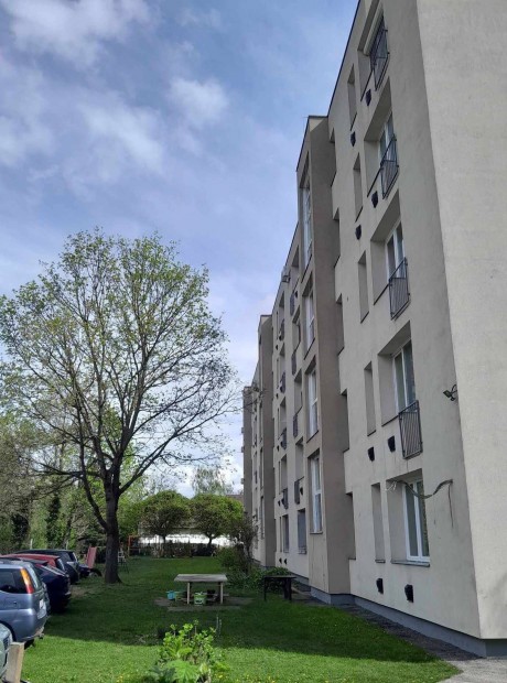 Budapest XVI. ker�let, �jsz�sz utca fiatalos lak�s elad�