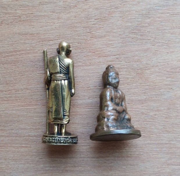 Buddha s buddhista szerzetes rz mini szobor 2 db egyben elad 