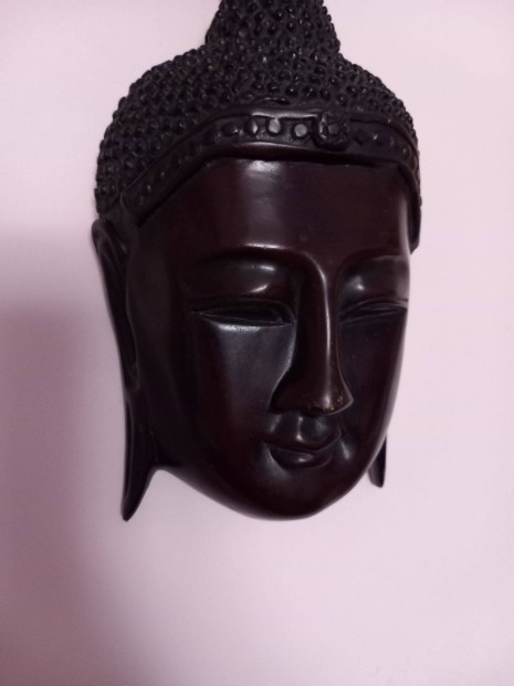 Buddha fej falidísz