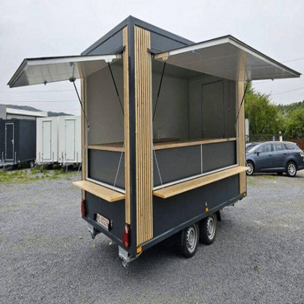 B�f�kocsi 4 m B�r K�t kiszolg�l� ablakkal