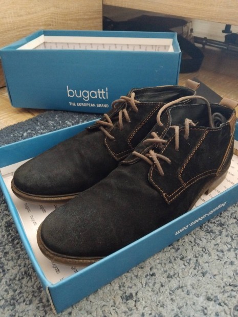 Bugatti Elegáns Cipő